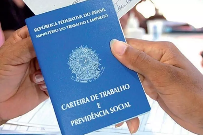 Taxa de desemprego em agosto mantém mínima histórica de 5,6%