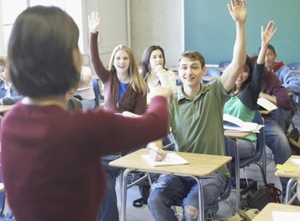 Silenciar para Aprender: O Impacto Transformador da Proibição de Celulares nas Salas de Aula