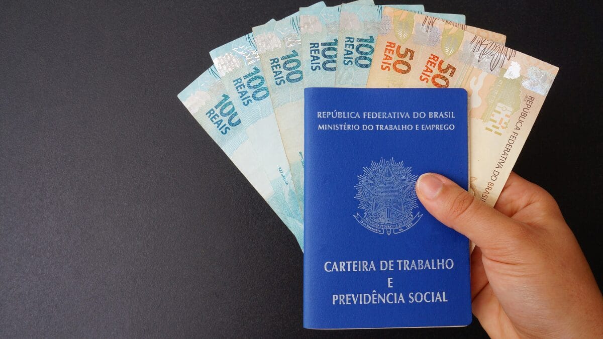 Dinheiro parado: quase 100 mil brasileiros ainda podem sacar R$ 114 milhões do Abono Salarial de 2023 – prazo acaba em dezembro!