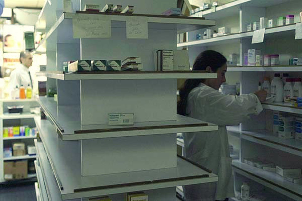 “82% dos municípios relatam falta de medicamentos — Brasil vive um colapso silencioso na saúde pública”
