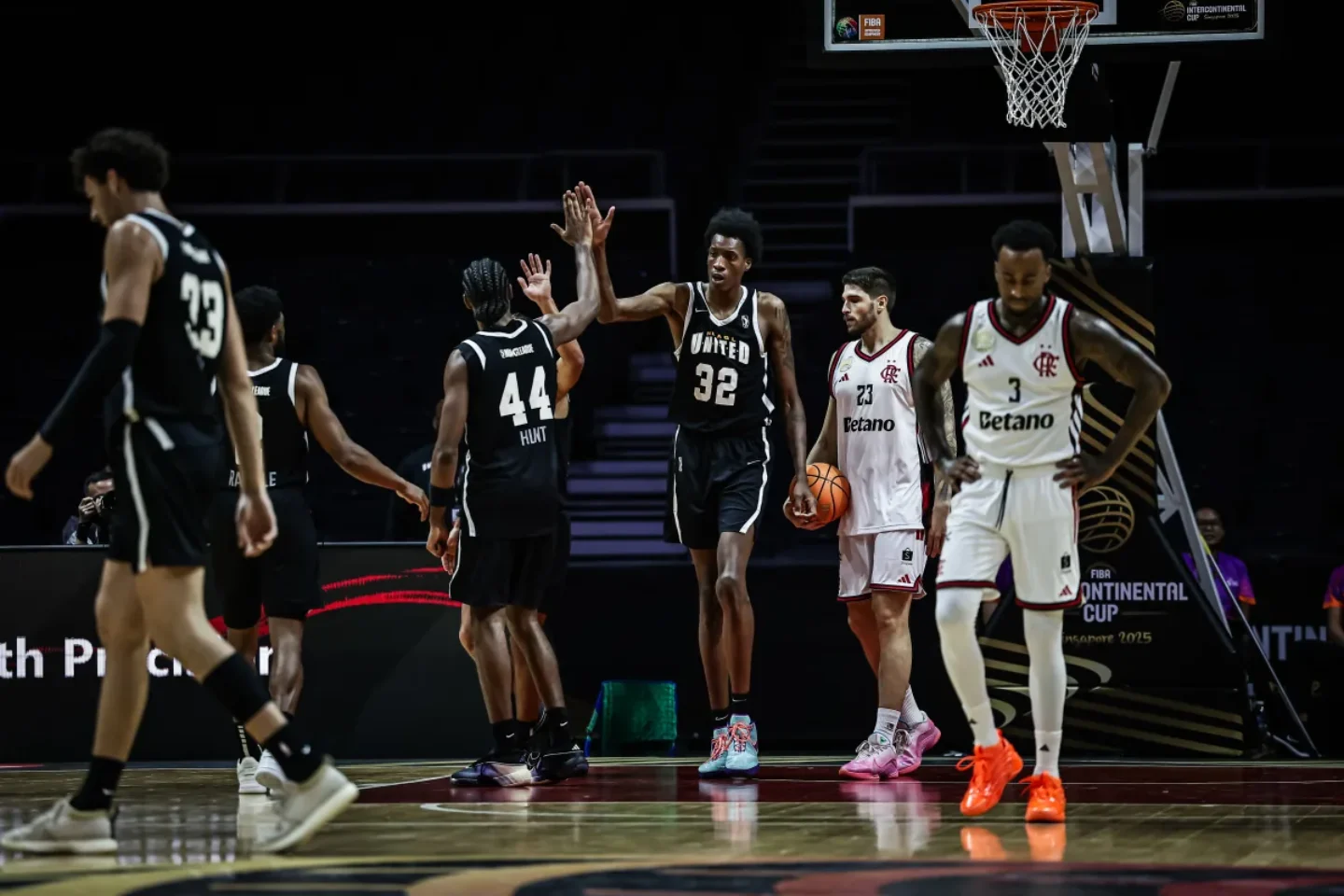 Flamengo vence e mantém vivo o sonho da final no Mundial de Basquete