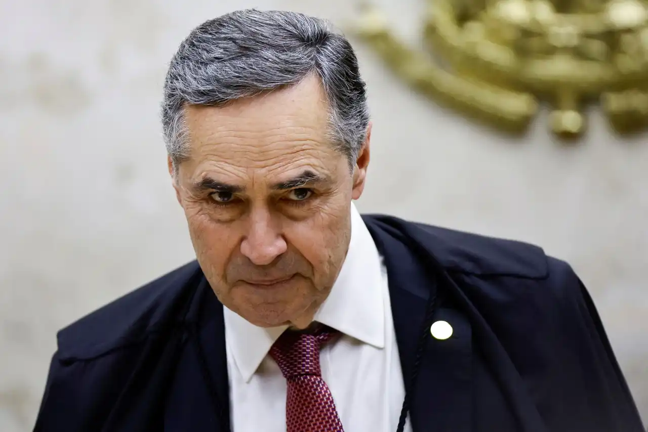 “O Xadrez Silencioso do Supremo: quando o rei abdica antes do xeque-mate”