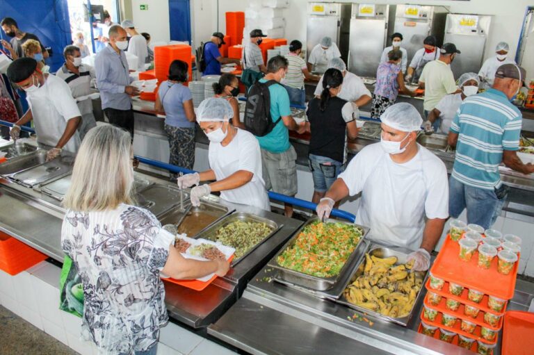 “No Sabor da Solidariedade: Histórias que Alimentam Palmas”