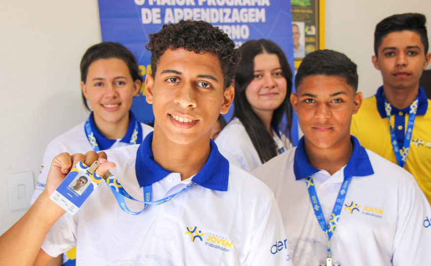 Programa Jovem Trabalhador é retomado e garante renda, dignidade e futuro para mais de 1,5 mil jovens