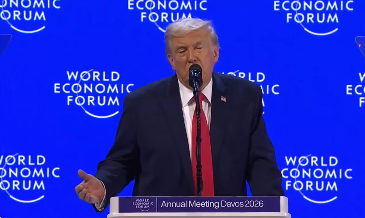 Trump em Davos: quando a liderança troca a ponte pelo punho