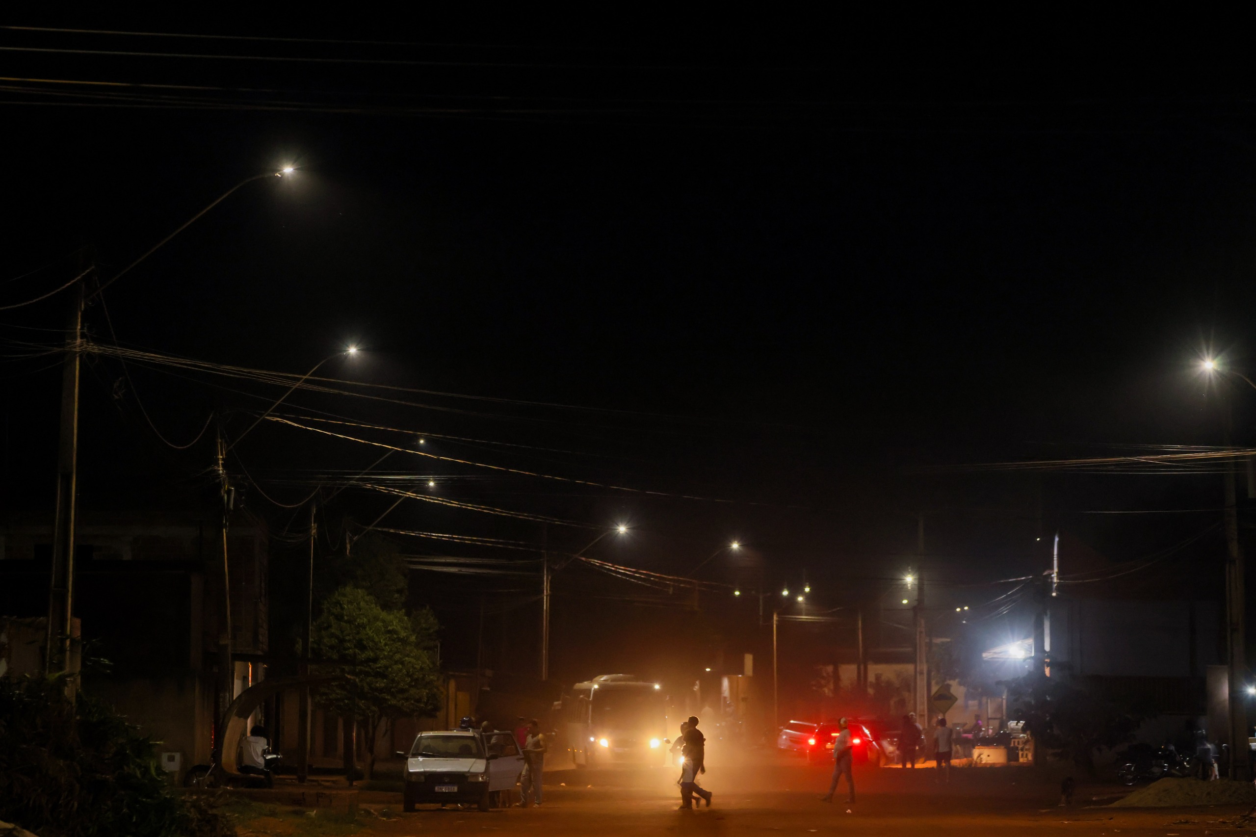Bairros às escuras: moradores denunciam falhas na iluminação pública em Palmas